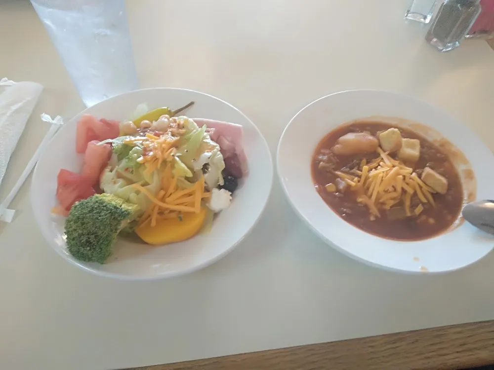 Soup and Slada Bar